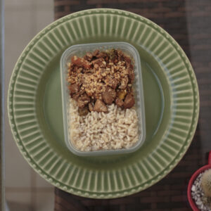 Frango Xadrez com Arroz Integral